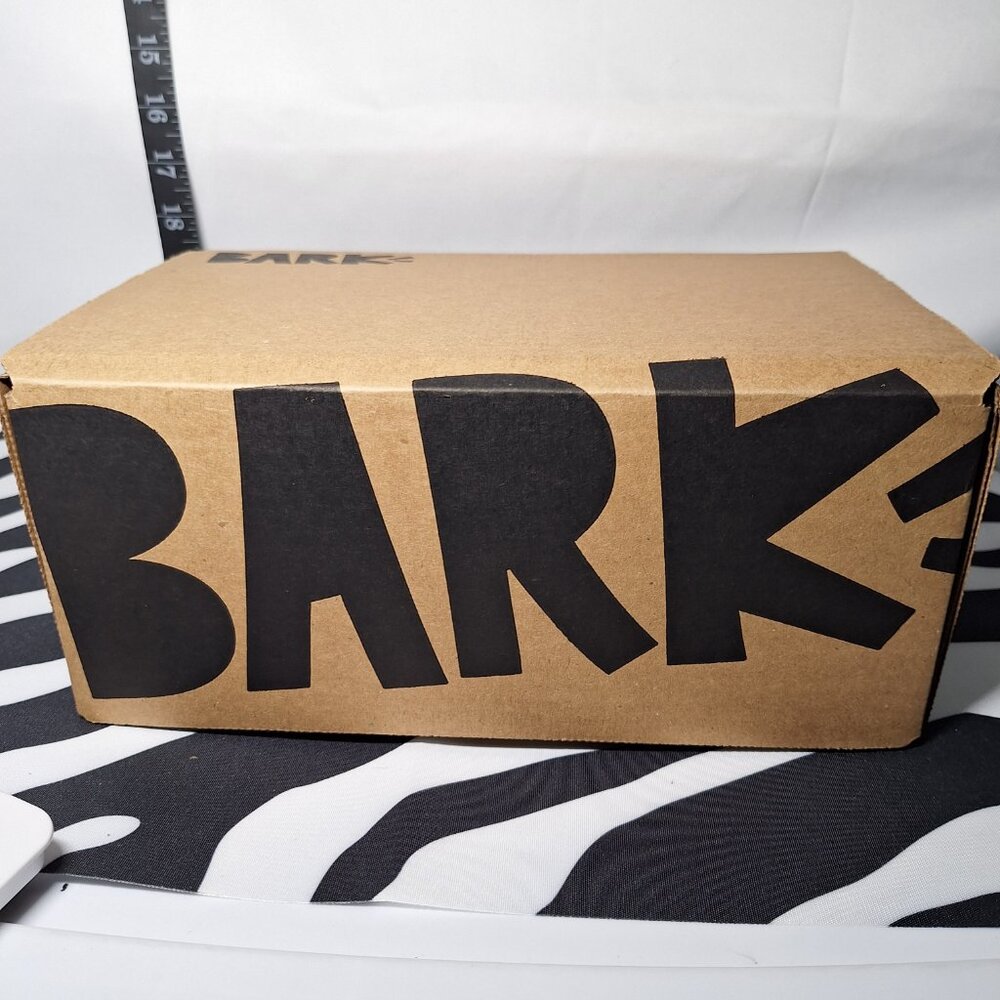 NWT Bark BarkBox Beg -n- Bag Theme with 2 toys and 3 treats - Small Dogs - Picture 12 of 16